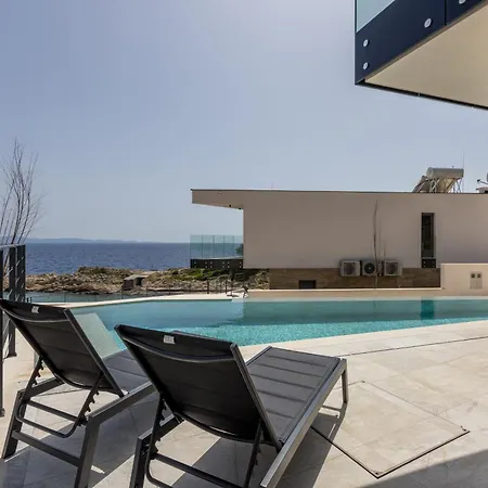 Modern Luce With Sea View In Peljesac Villa