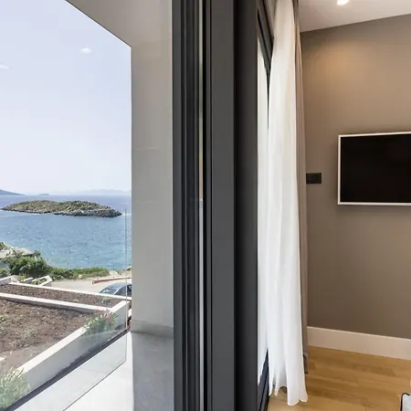 Modern Luce With Sea View In Peljesac Villa *