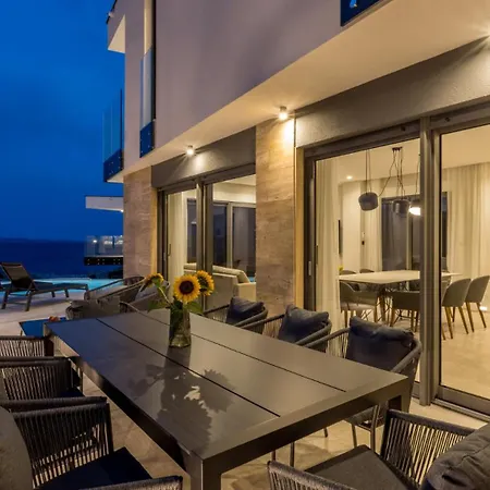 Modern Luce With Sea View In Peljesac Villa