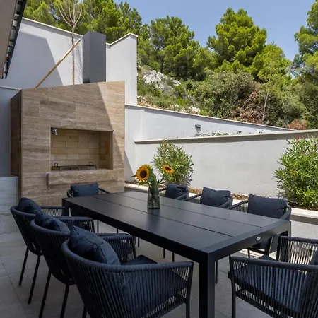 Modern Luce With Sea View In Peljesac Villa